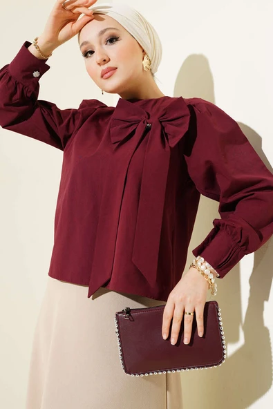 Yaka Fiyonk Aksesuarlı Bluz Bordo