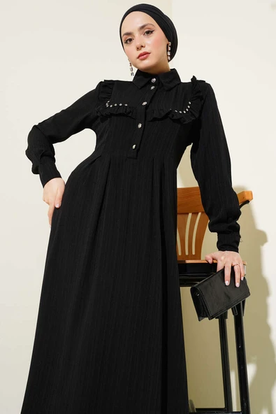 Yaka Taşlı Fırfırlı Elbise Siyah - Resim 2