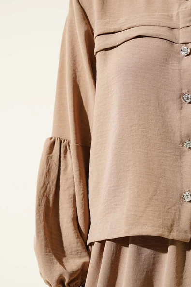 Taş Düğmeli Volanlı Etekli İkili Takım Latte - Resim 4