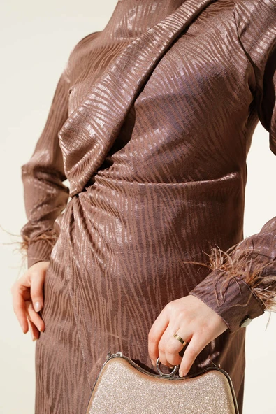 Bileği Tül Detaylı Jakar Elbise Kahve - Resim 4