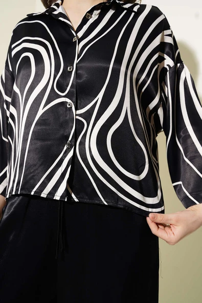 Desenli Kısa Gömlekli Saten İkili Takım Siyah - Resim 4