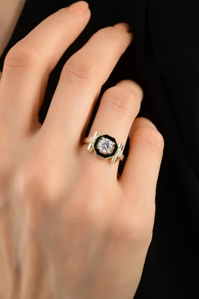 8 Ayar Mineli Tektaş Altın Yüzük - Resim 2