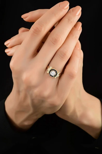 8 Ayar Mineli Tektaş Altın Yüzük - Resim 4