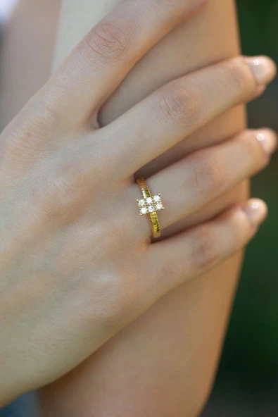 Gurmet Detaylı Baget Altın Yüzük ürün görseli 1