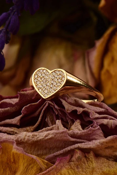 Taşlı Kalp Altın Yüzük
