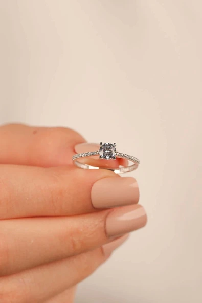 Sevgililer Günü Tektaş Altın Yüzük (ışıklı Kutu ) - Resim 3