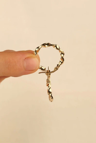 14 Ayar 2 cm Kıvrımlı Halka Altın Küpe - 3