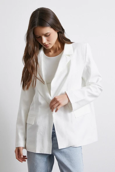 Çizgi Astarlı Dökümlü Blazer Ceket Beyaz