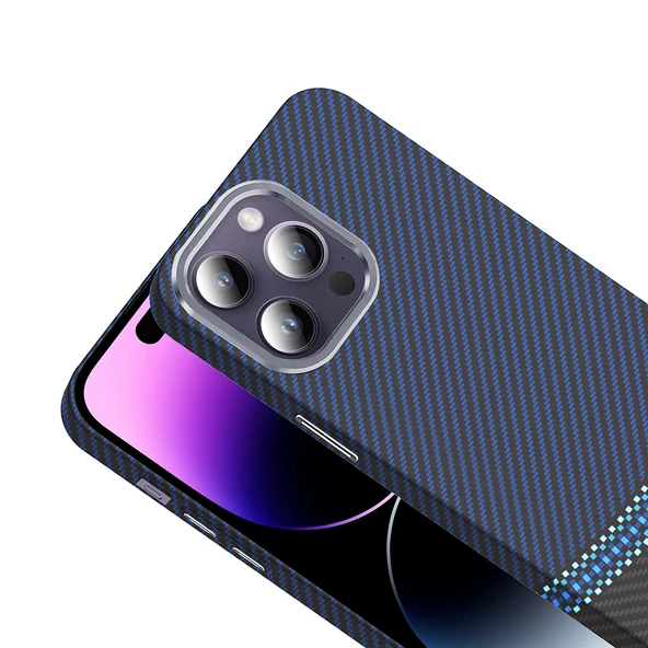 iPhone 14 Pro Max Kılıf Kablosuz Şarj Özellikli Karbon Fiber Görünümlü Gros Kapak - Resim 3
