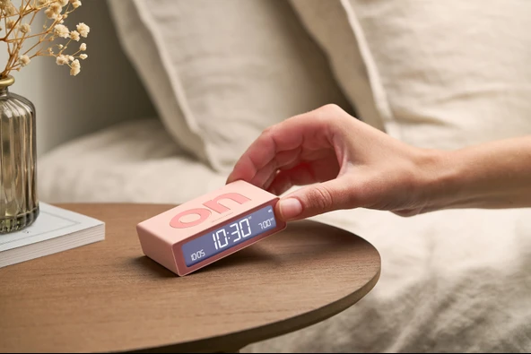 Lexon Flip Mini Şarj Edilebilir Alarm Saat Pembe - 8