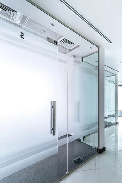 Cam Kumlama Kendilğinden Yapışkanlı Folyo 61 CM X 2 MT ürün görseli