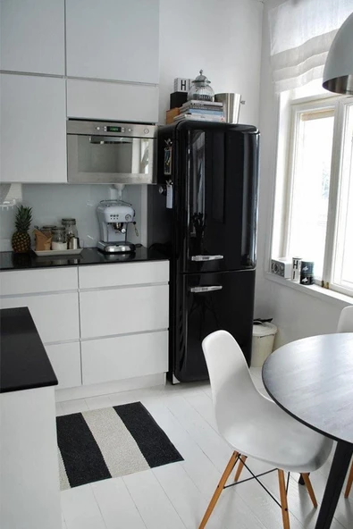 Parlak Siyah Kendinden Yapışkanlı Kaplama Folyosu 61 CM X 4 MT - Resim 2