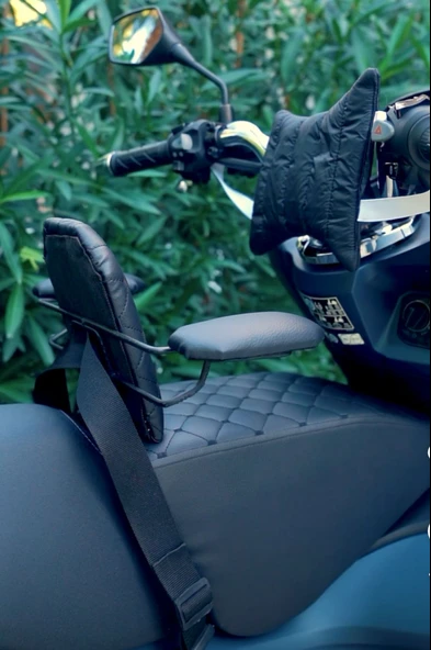 Honda Pcx Motosiklet Çocuk Koltuğu,Emniyet Kemerli, Siyah Deri, Kollu, 4-8 Yaş Arası, Hediyeli - 3