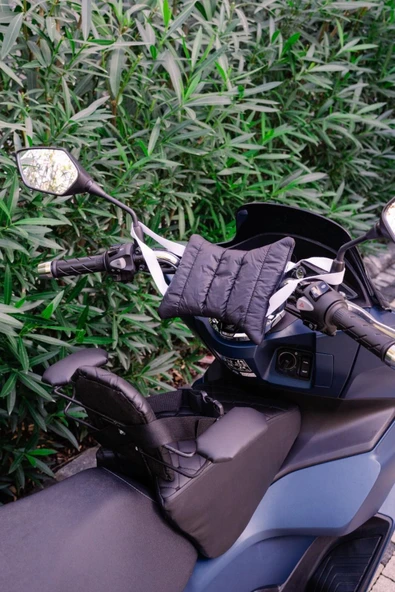 Honda Pcx Motosiklet Çocuk Koltuğu,Emniyet Kemerli, Siyah Deri, Kollu, 4-8 Yaş Arası, Hediyeli - 2