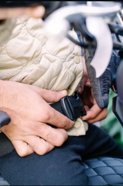 Honda Pcx Motosiklet Çocuk Koltuğu,Emniyet Kemerli, Siyah Deri, Kollu, 4-8 Yaş Arası, Hediyeli - 4