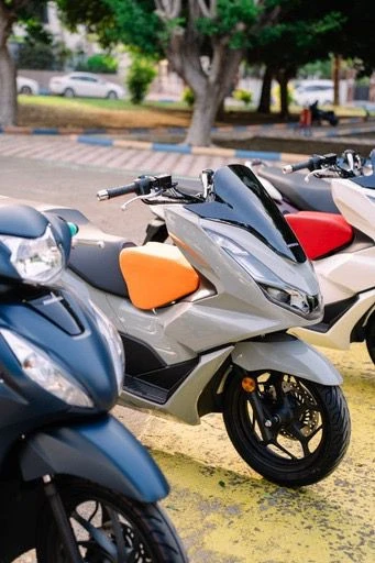 Honda Pcx Motosiklet Çocuk Koltuğu, Sök Tak, Siyah Deri, Kolsuz, 4-8 Yaş Arası, Hediyeli - 3
