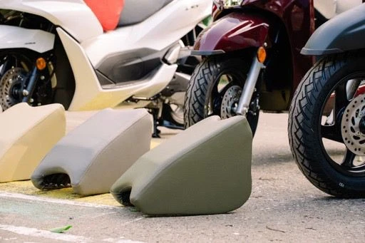 HONDA ACTİVA-DİO Motosiklet Çocuk Koltuğu, Siyah Deri, Kolsuz, 4-8 Yaş Arası, Hediyeli - 2