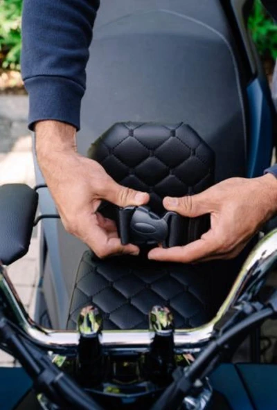 Honda DİO-ACTİVA Motosiklet Çocuk Koltuğu,Emniyet Kemerli, Siyah Deri, Kollu, 4-8 Yaş Arası, Hediyeli - 3