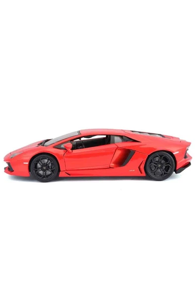 Lamborghini Aventador LP700-4 Model Araba: 1:18 Ölçekte Hız ve Zarafet Bir Arada! - 4