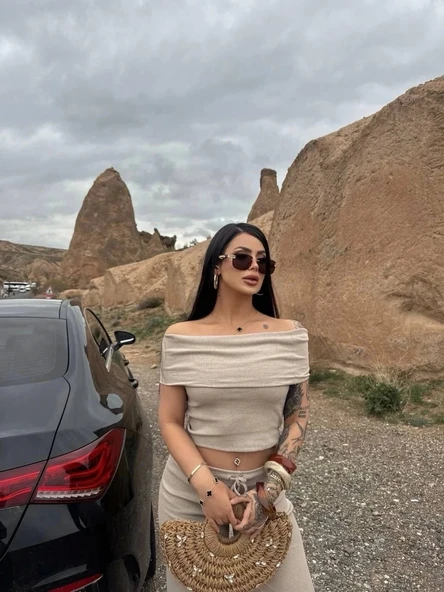 Madonna yaka bol paça pantolonlu takım - 4