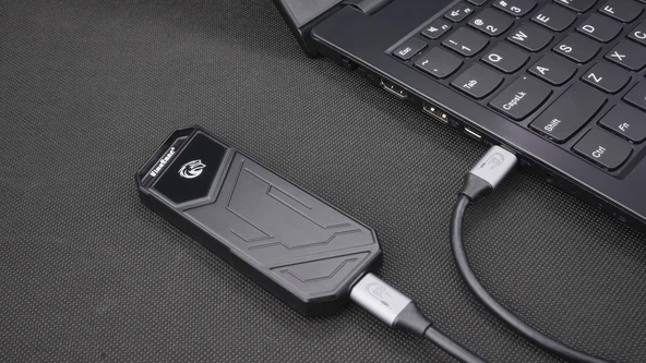 KingSpec Z5 Taşınabilir SSD 1TB, 2090MB/s Metal RGB Kasa USB-C - 6