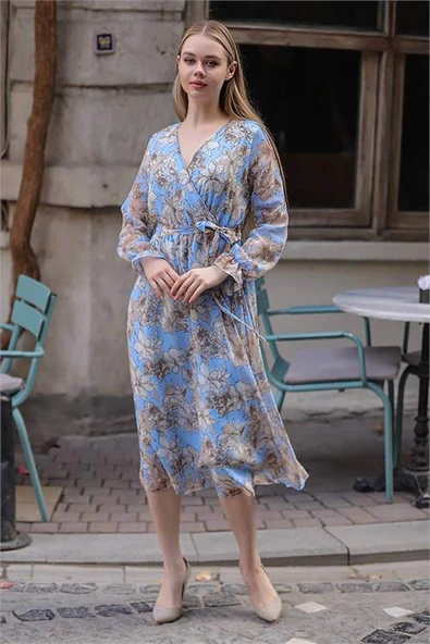 Dipmoda kadın mavi kruvaze yaka çiçek desenli midi elbise RSSN29