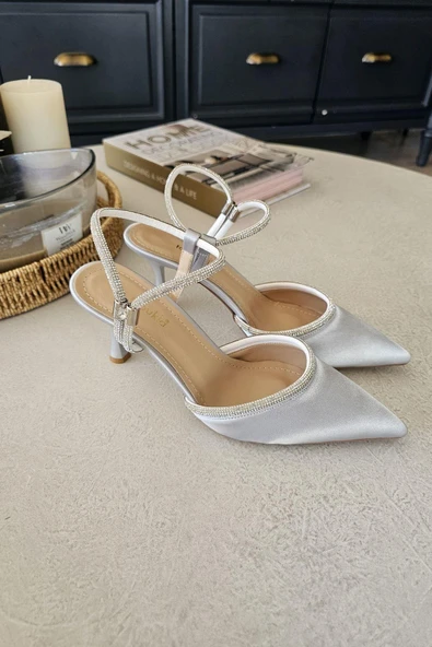 10 660 Topukla Kadın Bilekden Ayarlı Taşlı Stiletto Abiye Ayakkabı - Resim 3