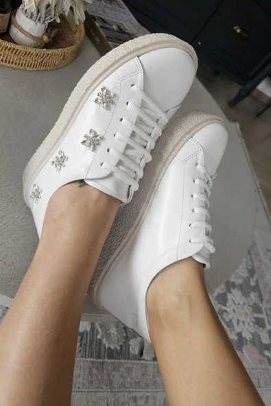 075 21 Ops Topukla Bağcıklı Taş Detaylı Spor Ayakkabı - 5