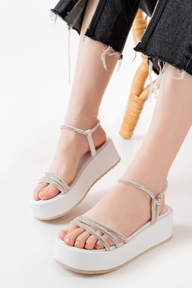 Beyaz Taşlı Dolgu Kadın Sandalet - Resim 5