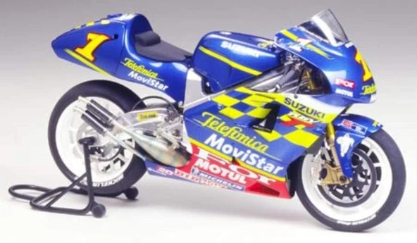 Tamiya 1/12 Telefonica Suzuki Rgv '01 Plastik Motorsiklet Maket Kiti