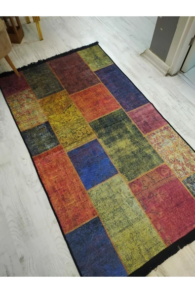 Kaymaz Tabanlı Yıkanabilir Karabağ Kilim Desenli Dot Taban Halı RENKLİ 180 X 280