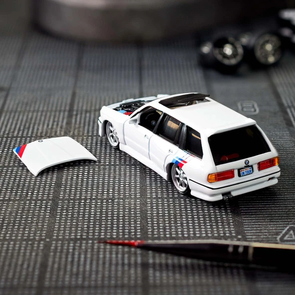 Hot Wheels Collectors Hot Wheels Elite 64 1990 BMW 318i Touring - 5