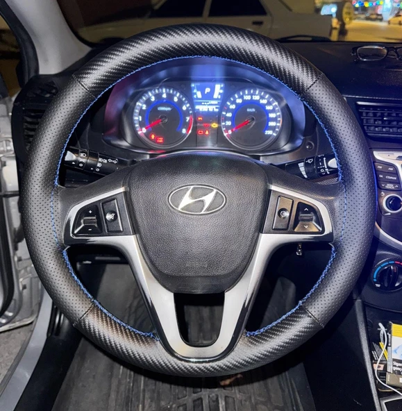 DİKİŞLİ DİREKSİYON KILIFI KARBON DERİ NOKTALI DERİ MAVİ DİKİŞLİ HYUNDAİ ACCENT BLUE İÇİN ürün görseli