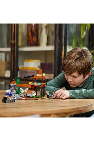 LEGO ® Minecraft® Çorak Arazi Maden Kuyusu 21263 - 8 Yaş ve Üzeri için Oyuncak Yapım Seti (538 Parça)
