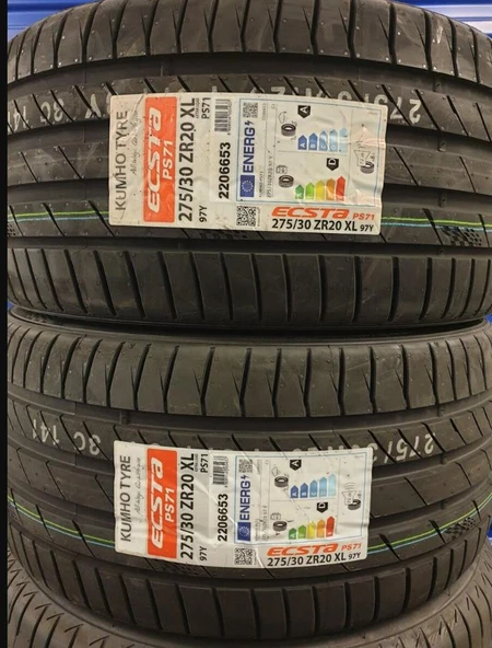275/30R20 97Y XL Ecsta PS72 KUMHO