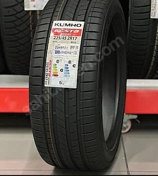 225/45R17 91Y Ecsta PS72 KUMHO