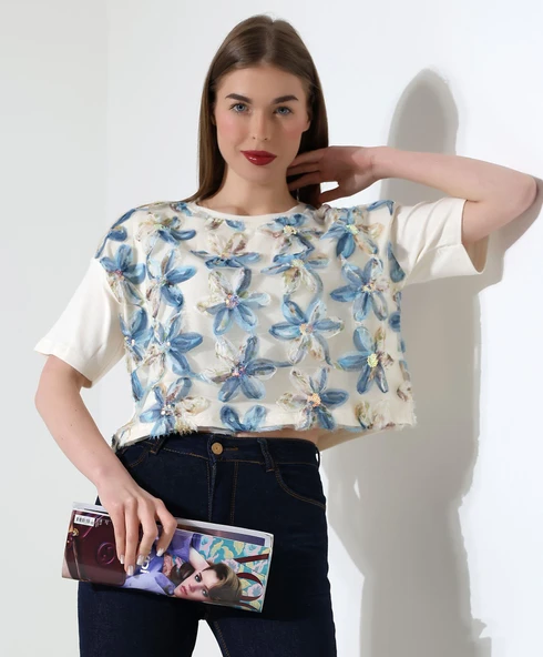 Çiçek Tül Detaylı Nakışlı Bluz T-shirt