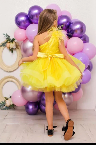 Kız Çocuk Omuzdan Göğse Tüylü Tek Omuz Eteği Kabarık Tüllü Sarı Abiye - Resim 2