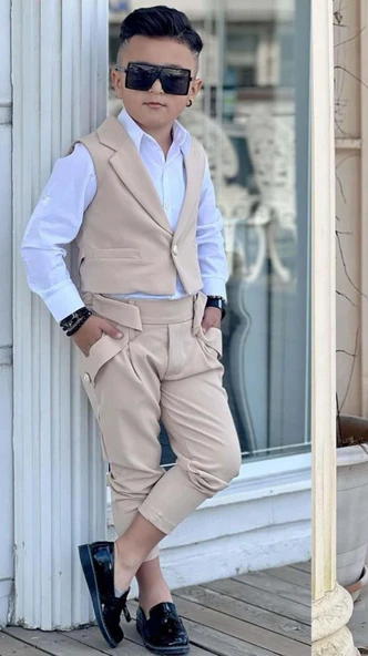 Erkek Çocuk Gümüş Düğme Detaylı Yelek Gabardin Beyaz Gömlek Krem Alt Üst Takım ürün görseli