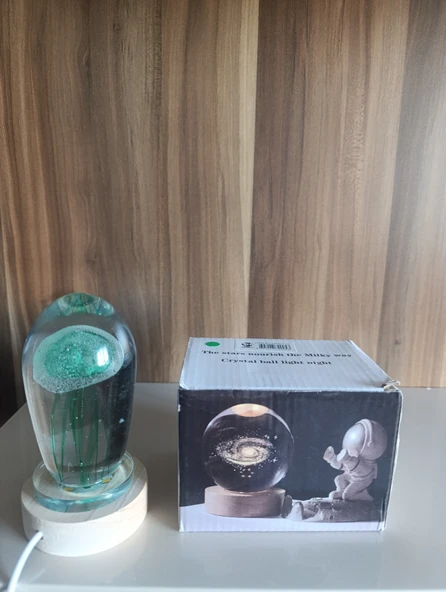 Ahşap altlıklı ışıklı küre - Resim 4