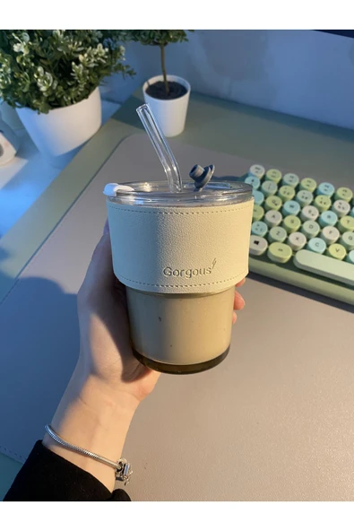 Cam Kahve Sunum Bardağı - 400 ml Deri Şeritli ve Pipet Delikli Tasarım - 3