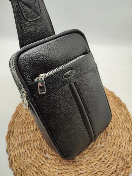 Büyük Boy Deri Göğüs Çantası Siyah Renk - Resim 2