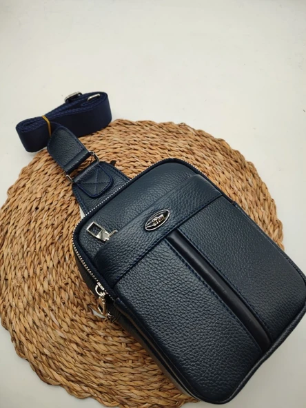 Küçük Boy Deri Göğüs Çantası Lacivert Renk ürün görseli 1