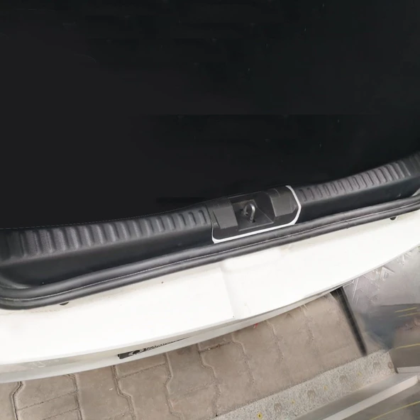 Dacia Sandero 2021- Bagaj Koruma Eşiği - Resim 4