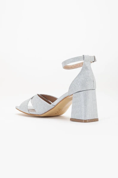 Büyük Numara Kadın Topuklu Sandalet Çapraz Gümüş Bantlı Baretli - 5