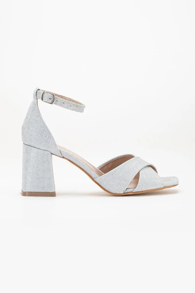 Büyük Numara Kadın Topuklu Sandalet Çapraz Gümüş Bantlı Baretli - 3