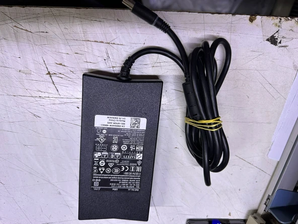 Dell Orjinal Dell 130W 19.5V 6.7A Pa-4e DA130PE1-00 LA130PM121 Notebook Ac Adapter 2.EL KULLANILMIŞ ürün görseli 1