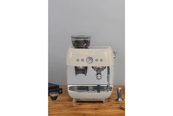 Smeg Krem Espresso Kahve Makinesi 50's Style - 5