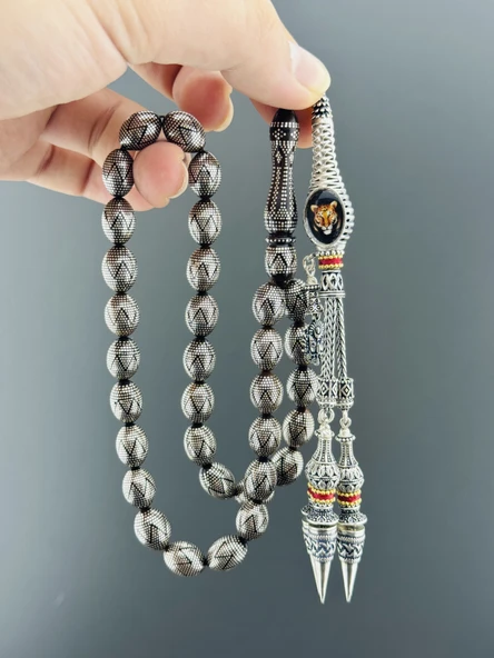 GÜMÜŞ İŞLEMELİ VE PÜSKÜLLÜ KÜRŞAT TURSUN KUKA BEYZİ KESİM 9,50X13 - 3