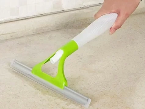 Su Hazneli Ve Spreyli Cam Silme Aparatı - 3